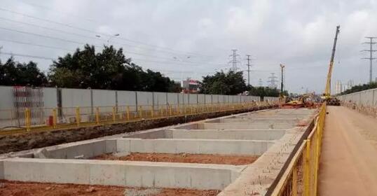 泰信機(jī)械KR80A小型旋挖鉆機(jī)助力海口地下綜合管廊建設(shè).jpg 泰信機(jī)械KR80A小型旋挖鉆機(jī)助力海口地下綜合管廊建設(shè).jpg