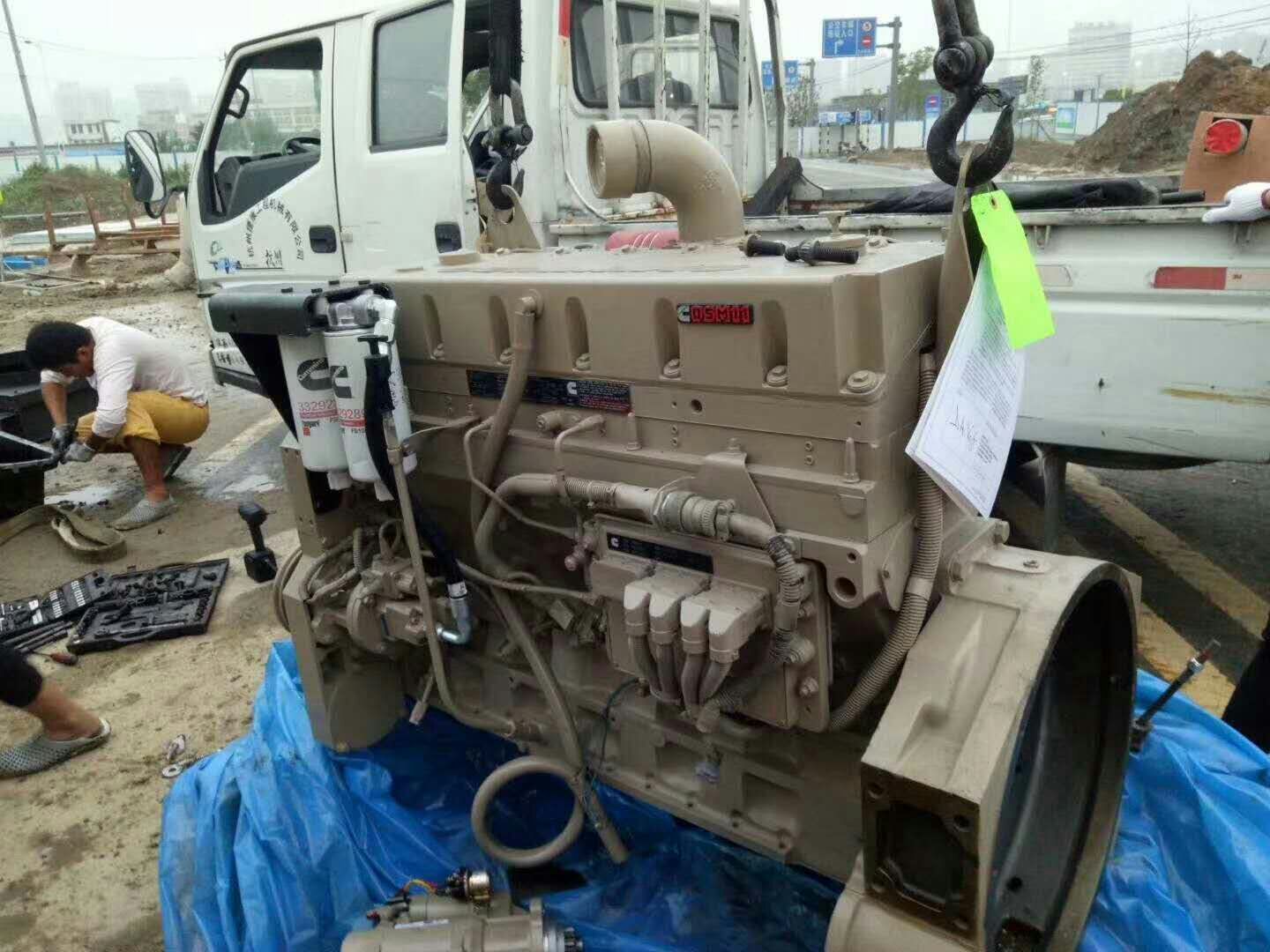 旋挖機(jī)發(fā)動(dòng)機(jī).jpg 旋挖機(jī)發(fā)動(dòng)機(jī).jpg