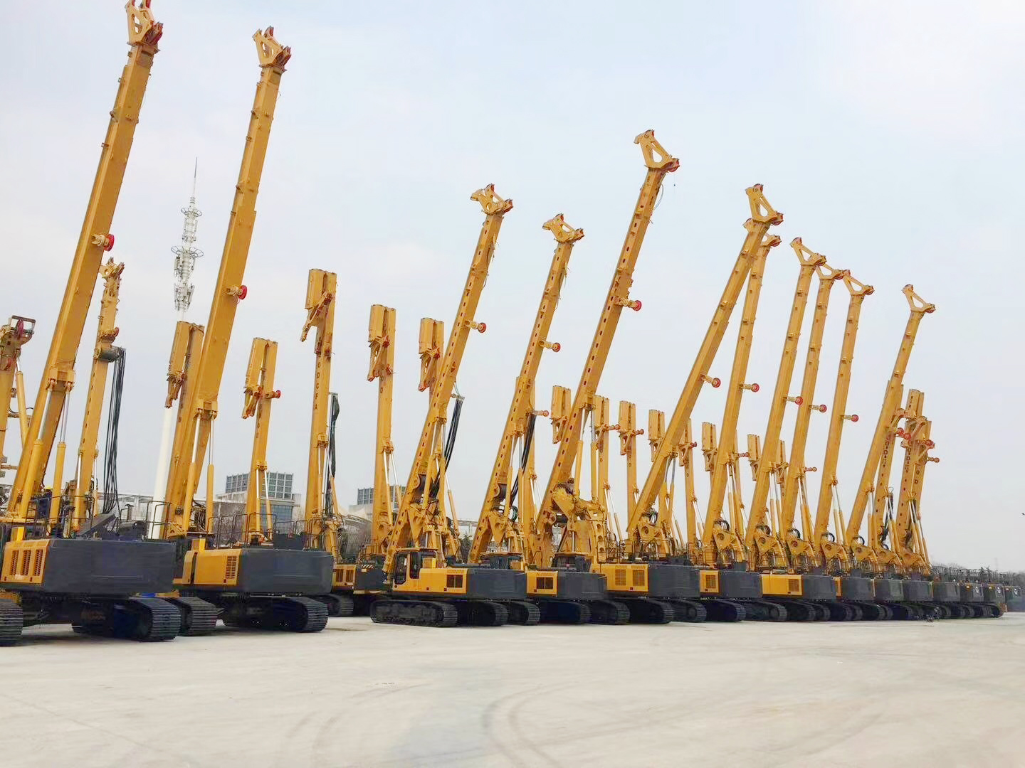 南京無限達(dá)旋挖機(jī).jpg 南京無限達(dá)旋挖機(jī).jpg