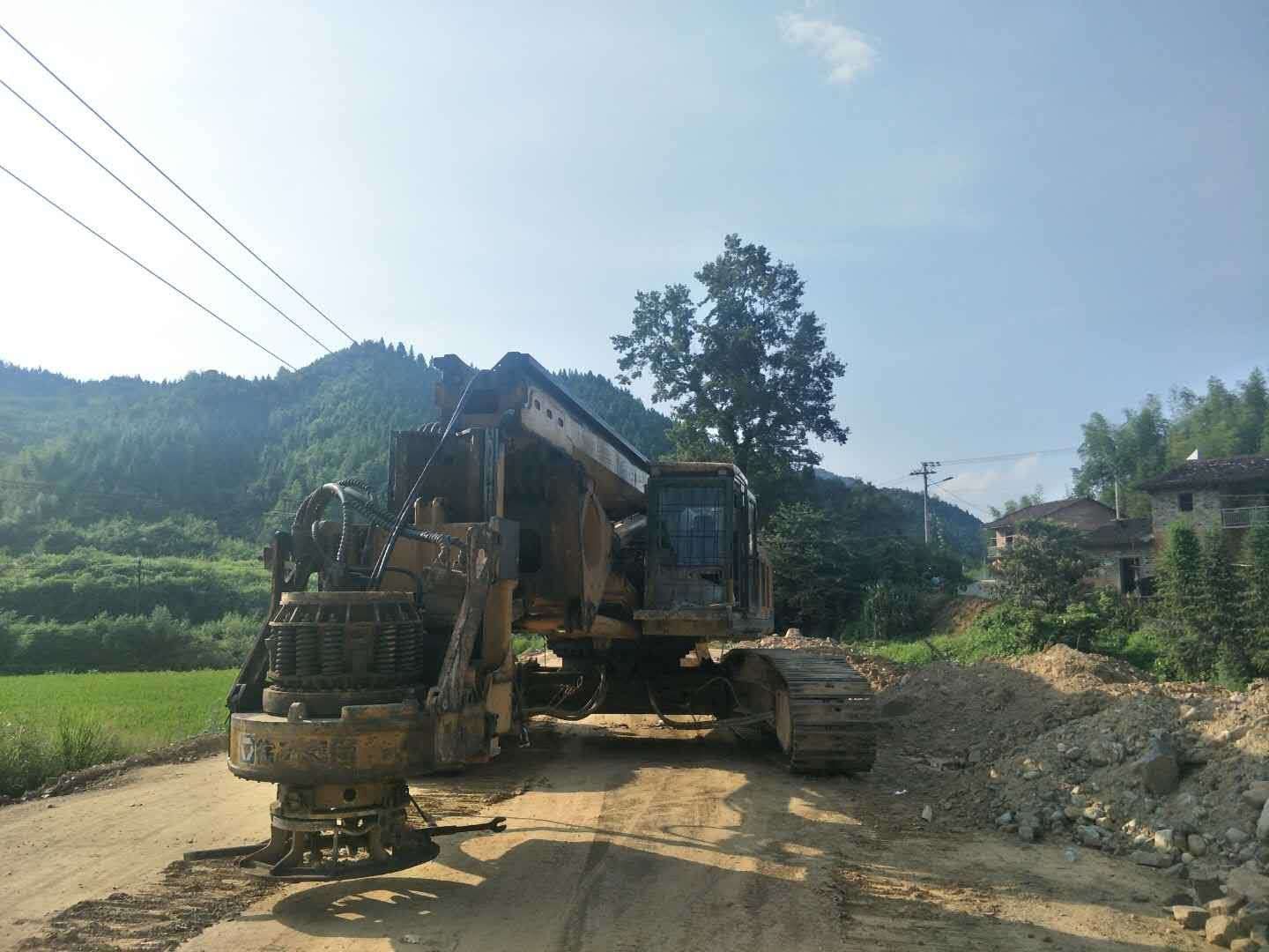 旋挖鉆機機手交接班需注意的要點.jpg 旋挖鉆機機手交接班需注意的要點.jpg