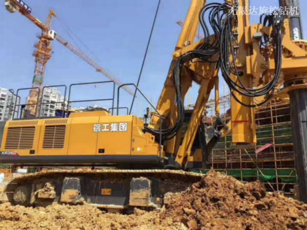 2019小型旋挖鉆機(jī)火爆市場背后的原因.jpg 2019小型旋挖鉆機(jī)火爆市場背后的原因.jpg