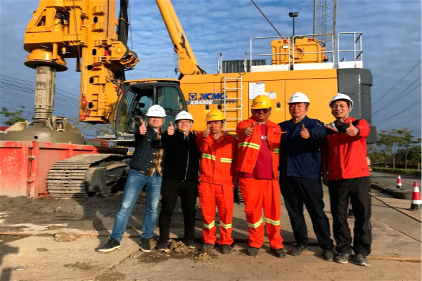 說說開旋挖樁機(jī)多少錢一個(gè)月?.jpg 說說開旋挖樁機(jī)多少錢一個(gè)月?.jpg