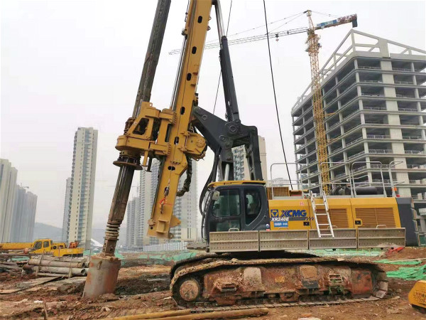 履帶旋挖鉆機是怎么租賃的?.jpg 履帶旋挖鉆機是怎么租賃的?.jpg