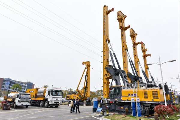 旋挖鉆機(jī)長(zhǎng)期施工,檢修不可少!.jpg 旋挖鉆機(jī)長(zhǎng)期施工,檢修不可少!.jpg