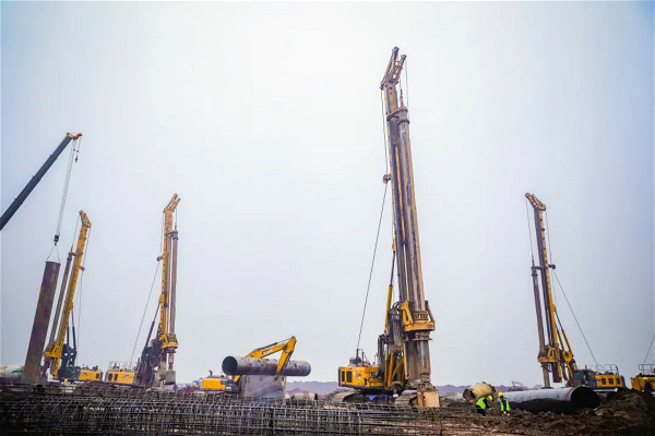 如何加強(qiáng)旋挖鉆機(jī)操作人員的管理?.jpg 如何加強(qiáng)旋挖鉆機(jī)操作人員的管理?.jpg