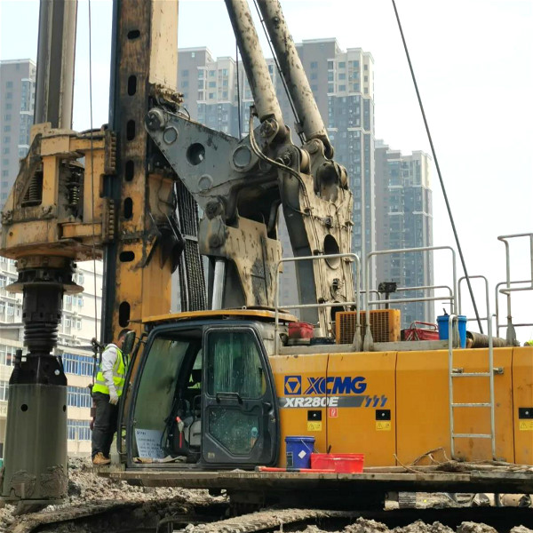 旋挖鉆機(jī)這樣保養(yǎng),運(yùn)營(yíng)成本還會(huì)高?.jpg 旋挖鉆機(jī)這樣保養(yǎng),運(yùn)營(yíng)成本還會(huì)高?.jpg