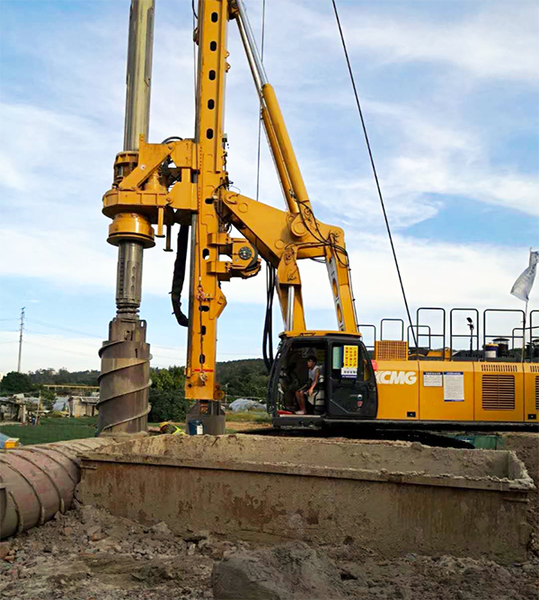 旋挖鉆機(jī)機(jī)手這樣操作專業(yè)又安全.jpg 旋挖鉆機(jī)機(jī)手這樣操作專業(yè)又安全.jpg