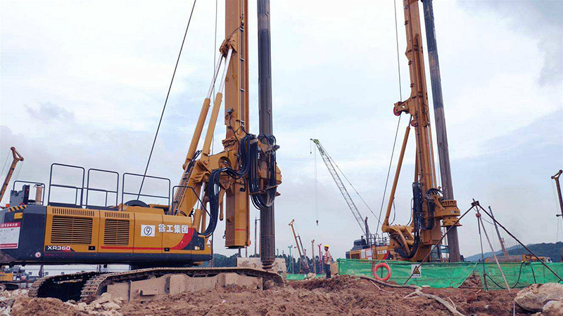 旋挖鉆機按月租賃和臺班租賃哪個好.jpg 旋挖鉆機按月租賃和臺班租賃哪個好.jpg